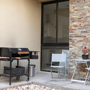 Hermoso Departamento, Con Cochera Y Patio Pequeno. , La Cieneguita Argentina